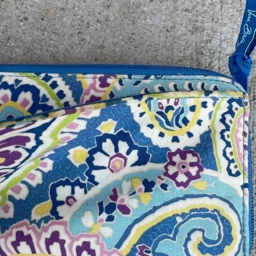Vera Bradley Personal Travel Organizer Wallet Capri Blue Pattern - Image 2