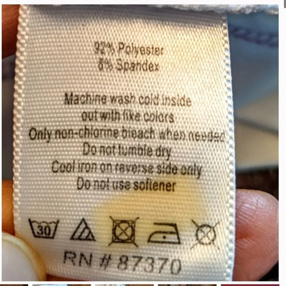 ✨ALO White CoolFit V-Neck Yoga Tank✨ - Image 6