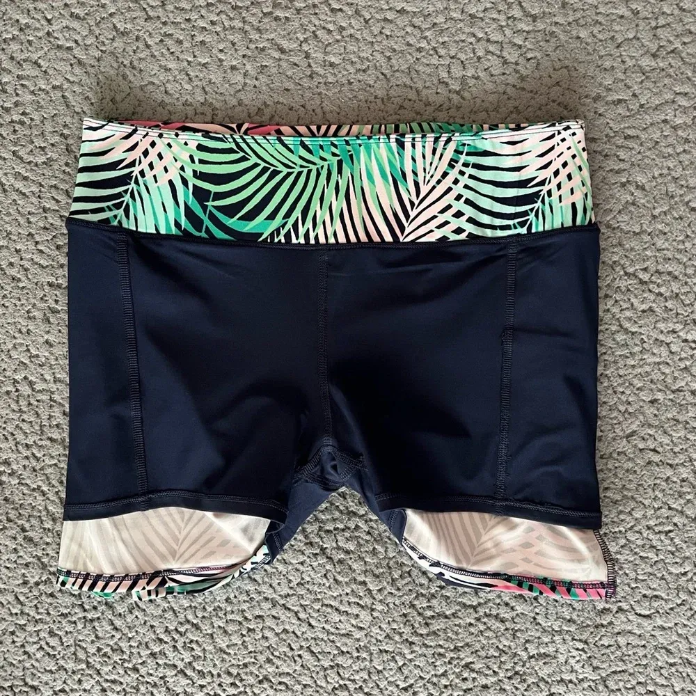 Women’s Tommy Bahama Active Golf Skort Skirt Tropical Print Size Medium EUC - Image 6