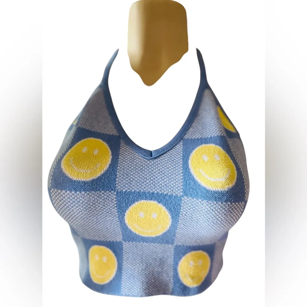 Debut halter knit pattern with smiley faces - Image 2