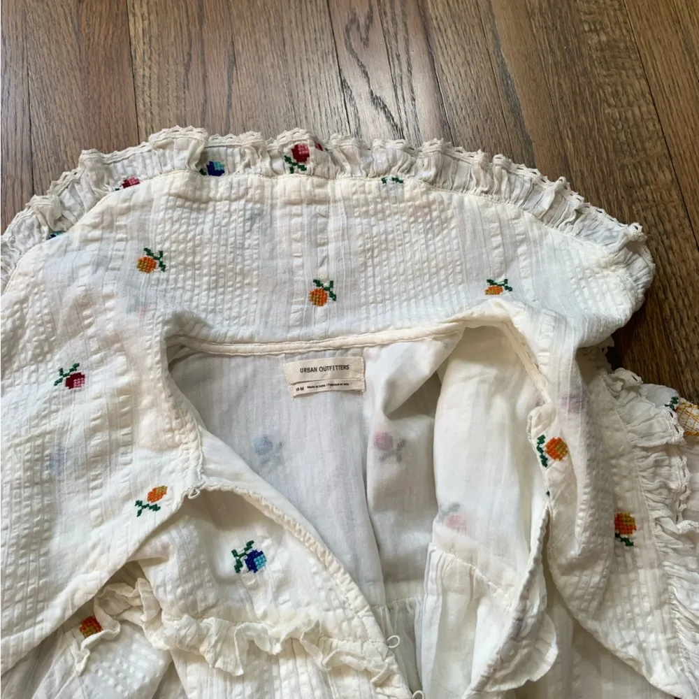 Urban outfitters Dorothea embroidered floral dress medium - Image 11