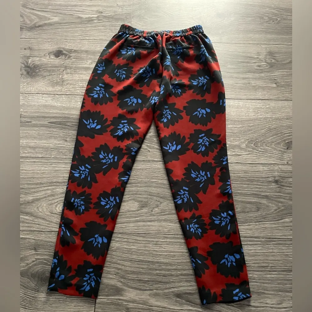 J. Crew Red and Blue Floral Firework Pull-On Cropped Pants - Image 5