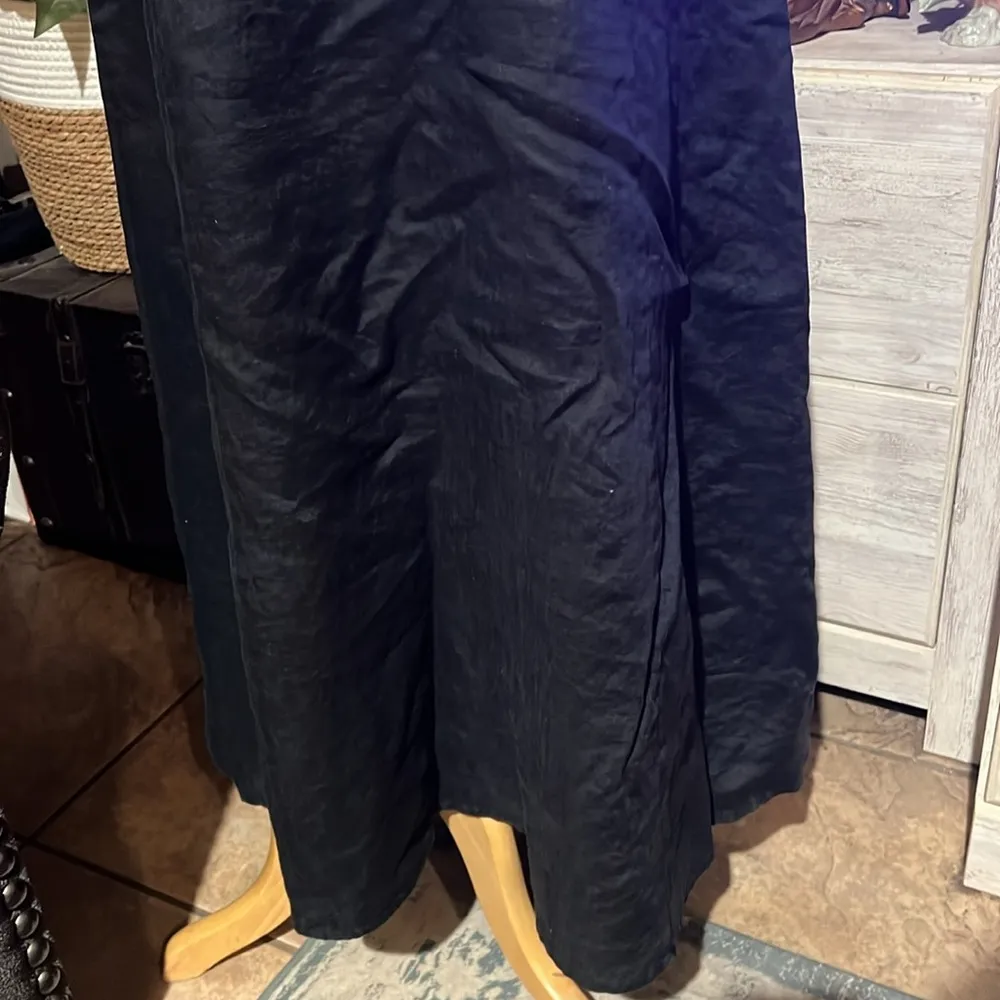 Nikki Valentine, Irish linen Black Sleeveless Button - Image 10