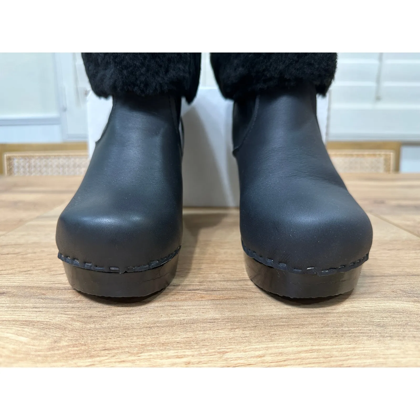 No. 6 Store Pull On Shearling Clog Booties Black Leather Size 5 US 35 EU NIB - Image 6