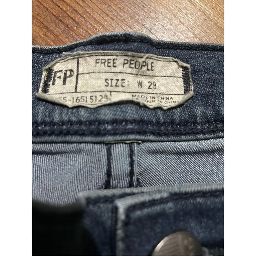 Free People We the Free black wash faded straight leg mid rise jeans size 29 - Image 3