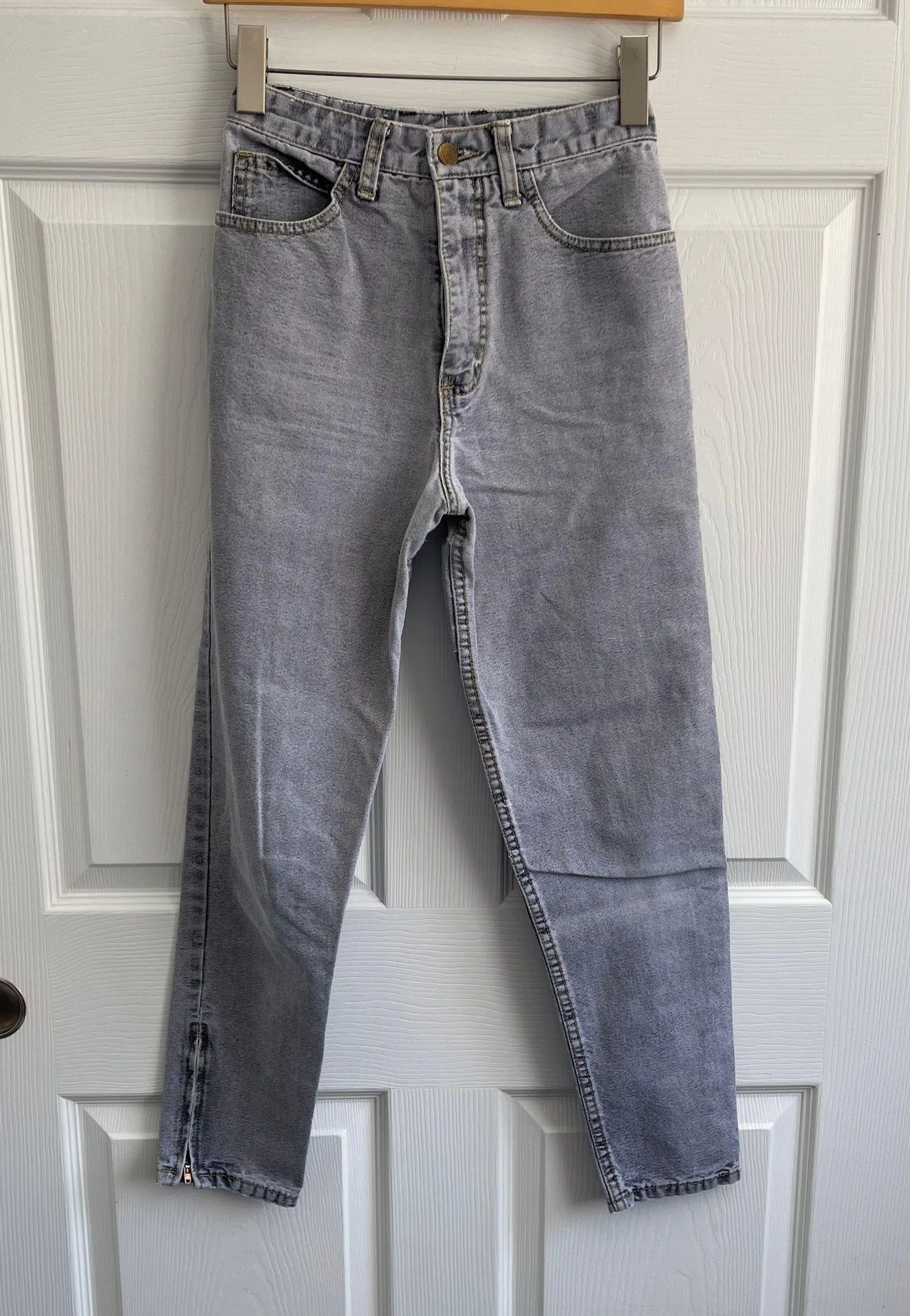 Vintage  Mom Jeans - Image 9