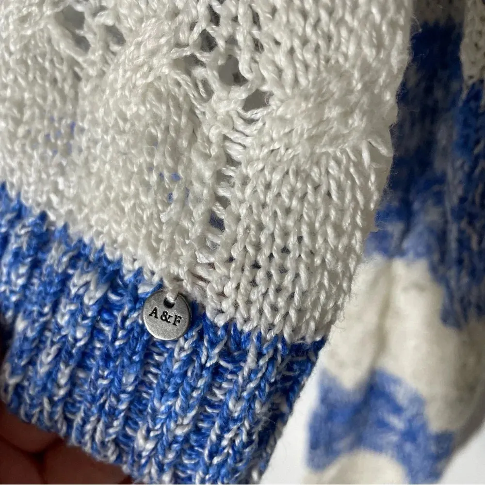 Abercrombie & Fitch Blue and White Stripe Cropped Knit Sweater Size Large - Image 4