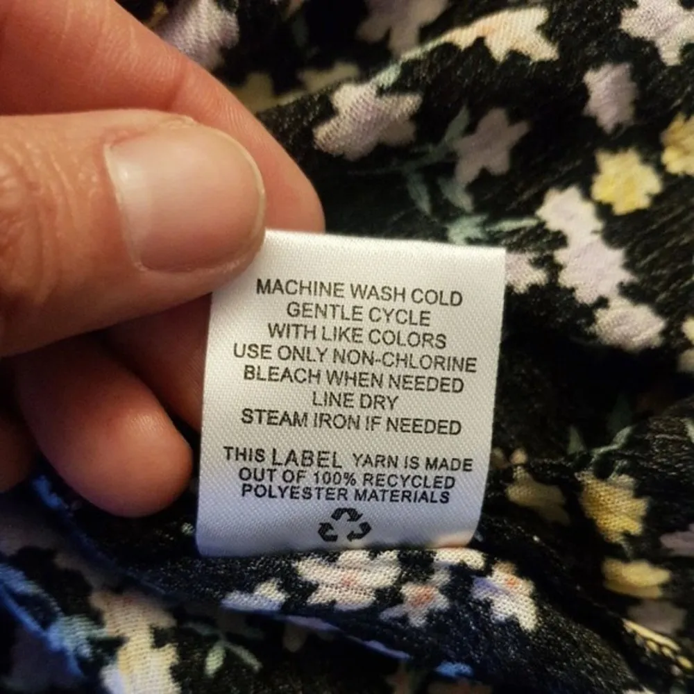 Hippie Rose  Sleeveless Blouse Top Americana Woven Tank Size Medium Floral Black - Image 8