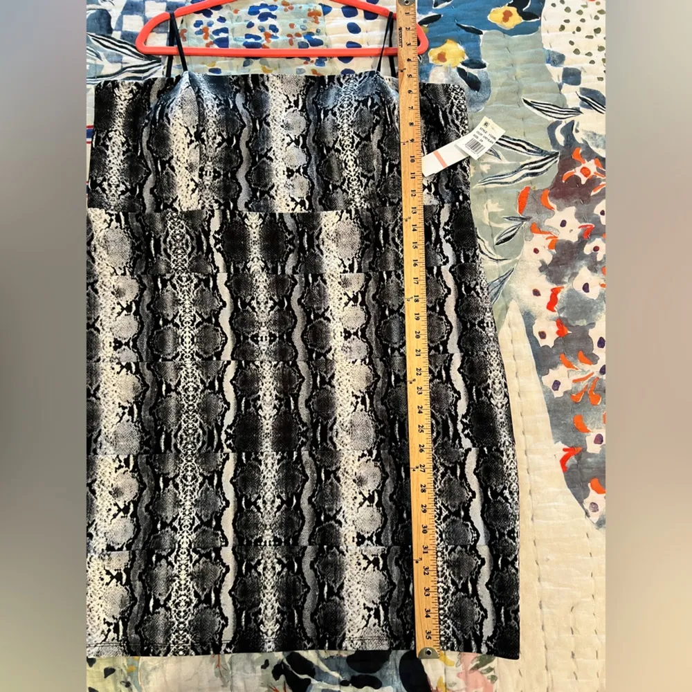 JUMP APPAREL 2X Gray Black Sexy Snake Print Strapless Dress - Image 14