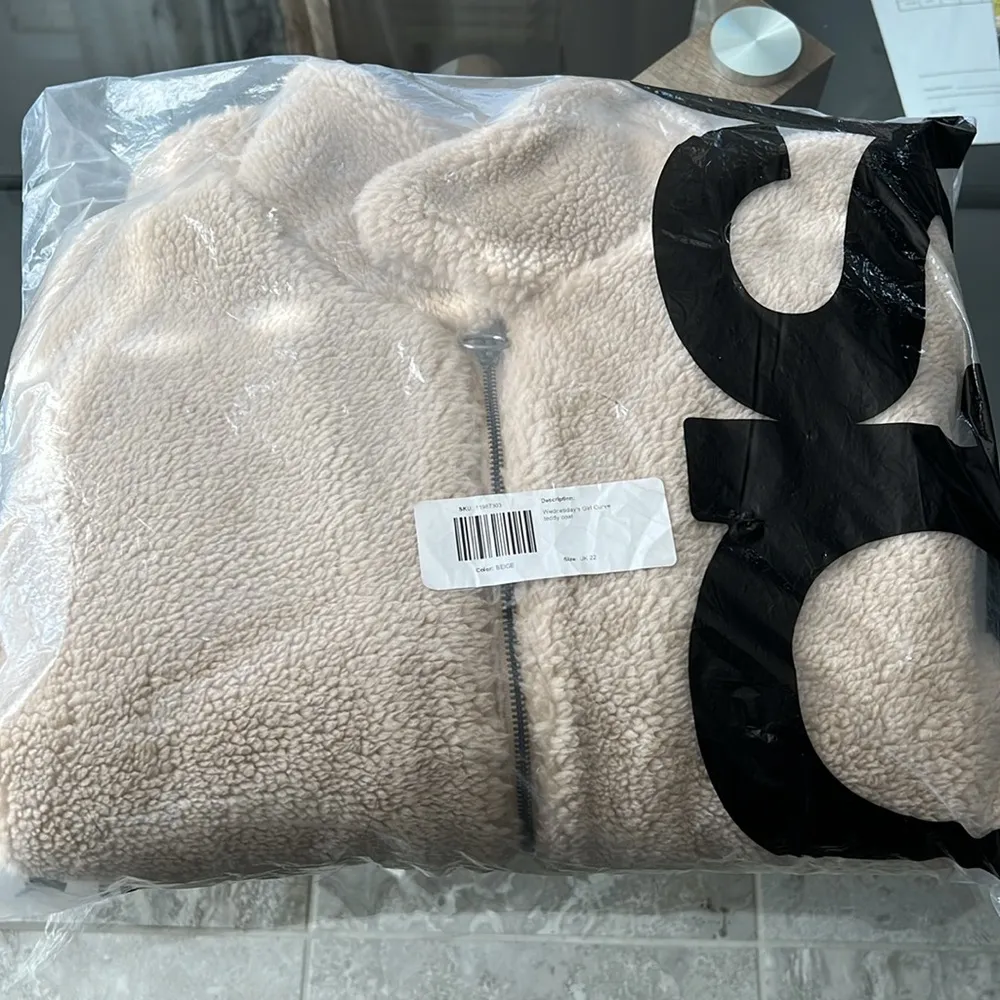 ASOS Wednesday's Girl Curve Teddy Coat in Beige, Size UK 22, US 18 NEW w/Tag - Image 9