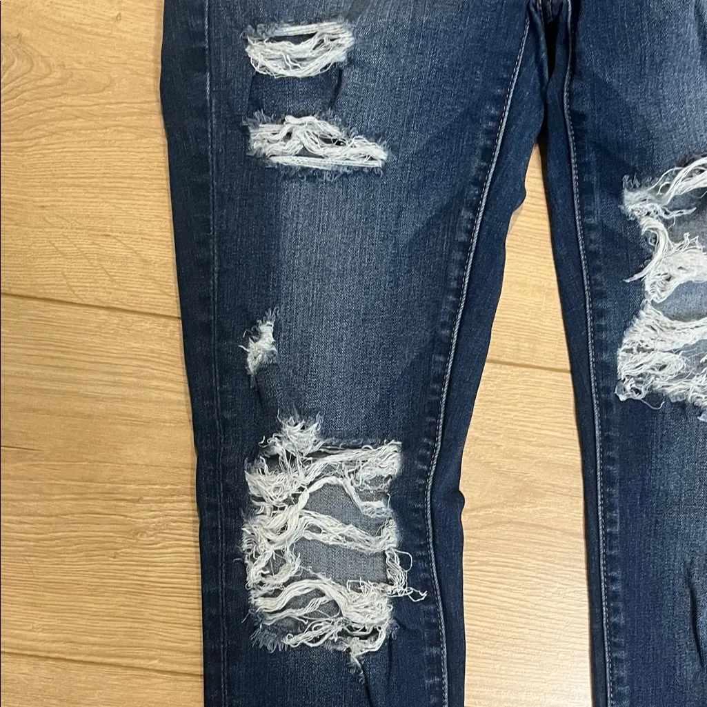 American Eagle Outfitters Women's Ripped Dark Blue Skinny Jeans - Image 4