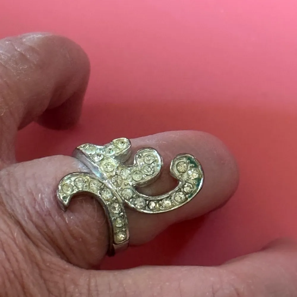 Elegant Silver Crystal Ring - Image 4