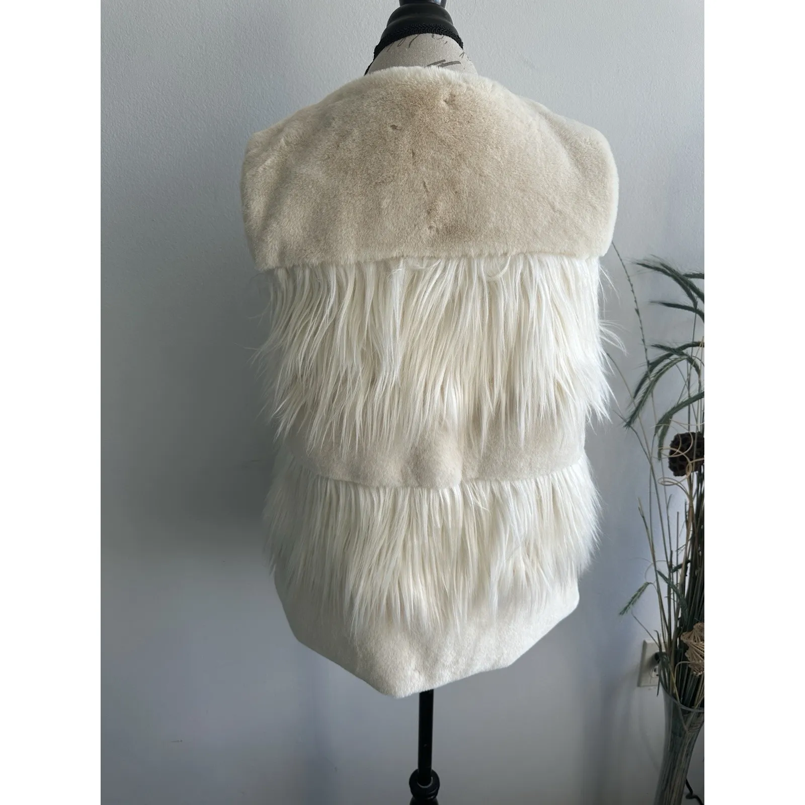 THML Cream Faux Fur‎ Vest, Size Small NWT - Image 2