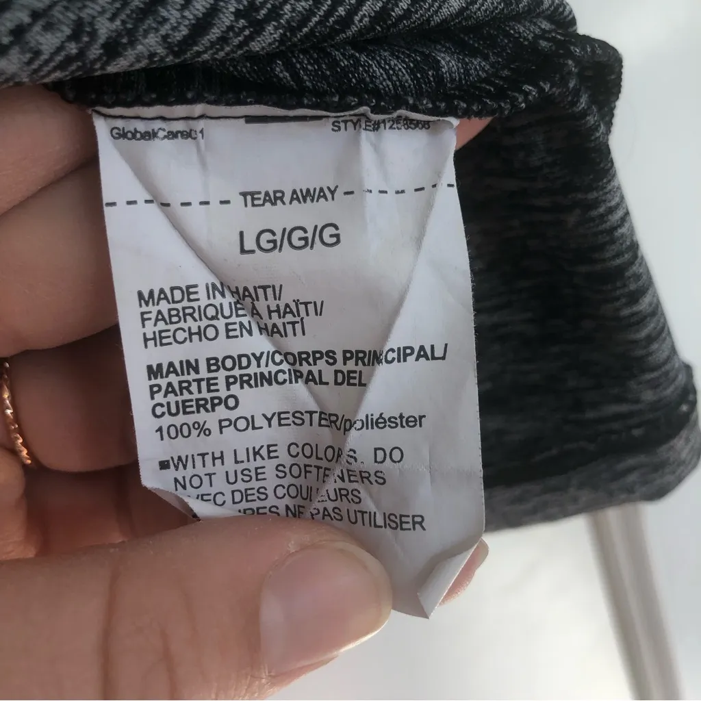 Under Armour women large v neck loose fit athletic t-shirt gray black fitness - Image 4