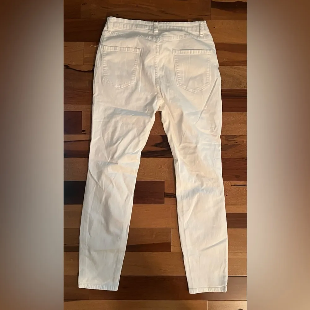 Angel Kiss  | juniors high waisted distressed skinny uwhite jeans. Size: 15. - Image 12