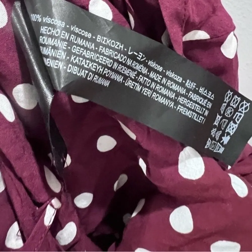 Zara burgundy and white polka dot wrap crop top size small - Image 9