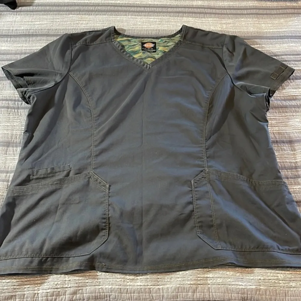 Dickies Gray V-Neck Pocket Scrub Medical Hospital Doctor Nurse Size 2XL #4416 - Image 2