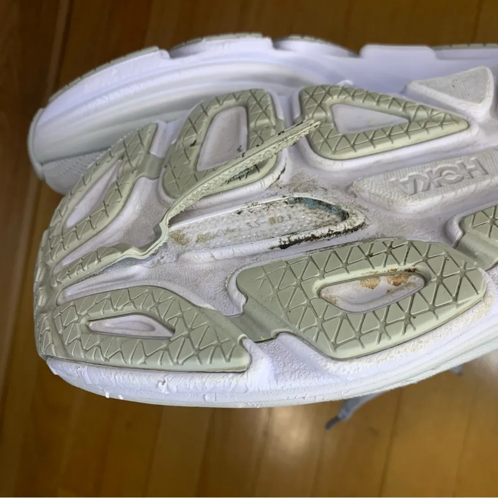 Hoka Bondi 8 Women's Sneakers in Gray - Image 9