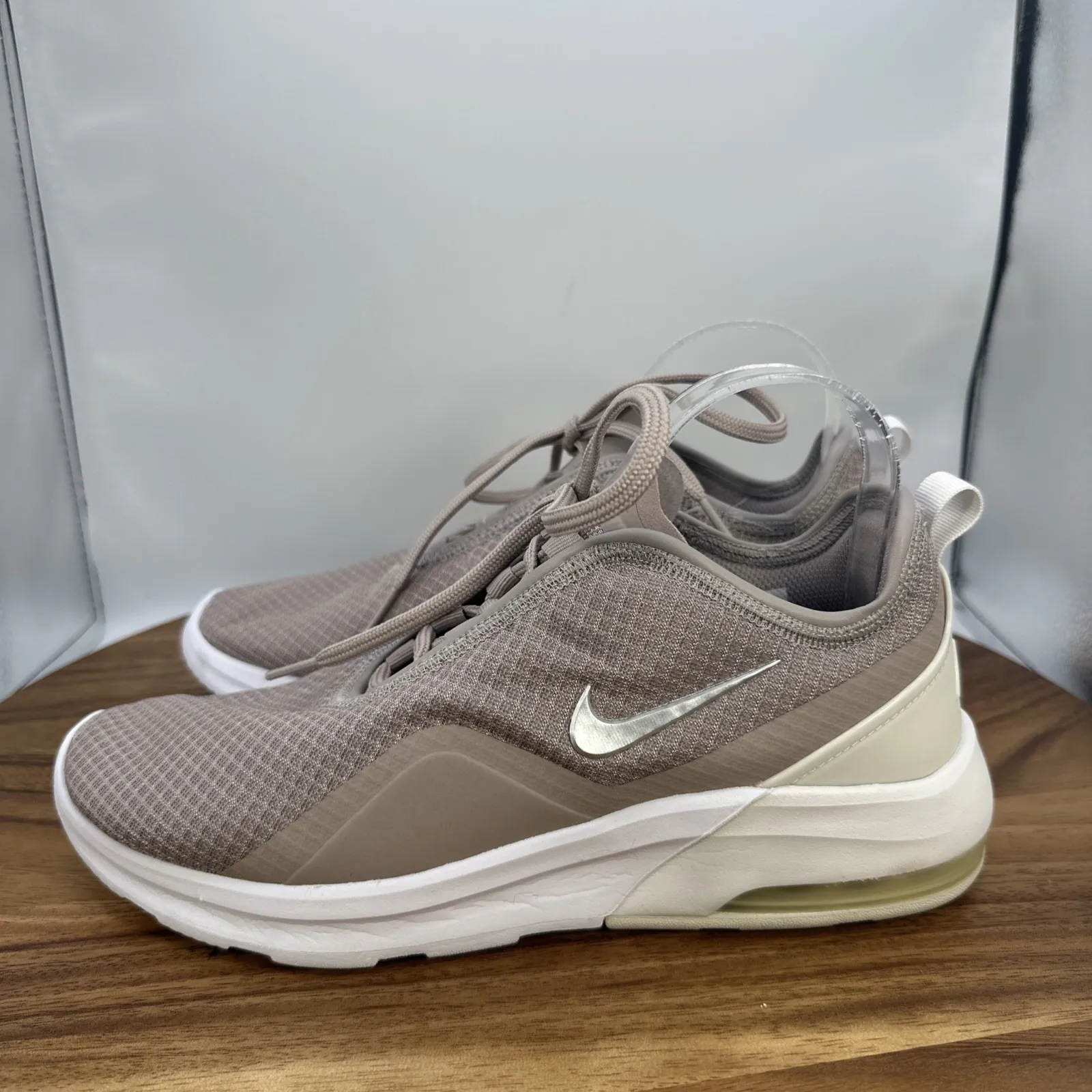 Nike Air Max Motion 2 Low Top Shoes Sneakers Beige AO0352-203 Women's 9 - Image 3