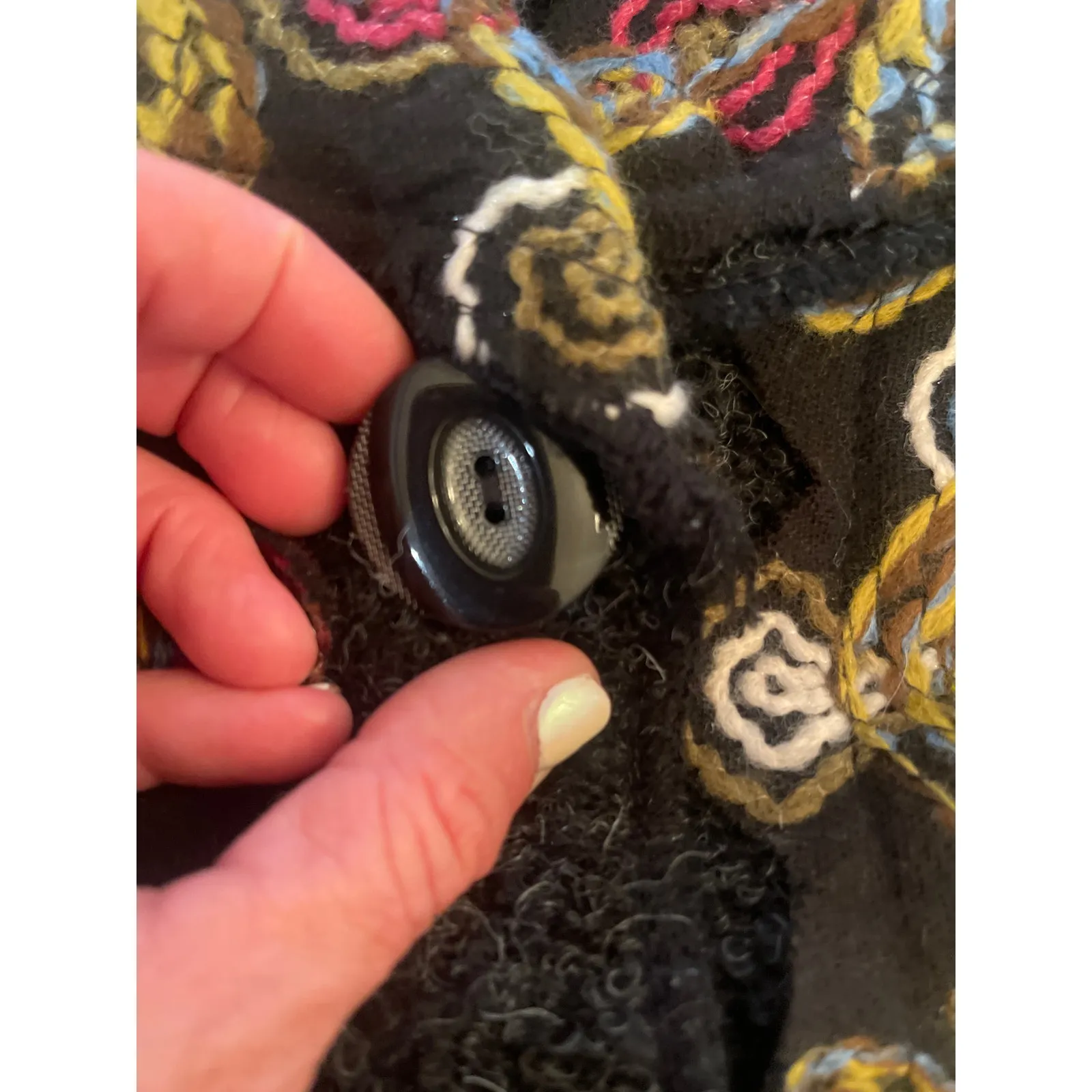 Sioni cardigan sweater with multicolor floral embroidery and a flared hem. M Black Size M - Image 4