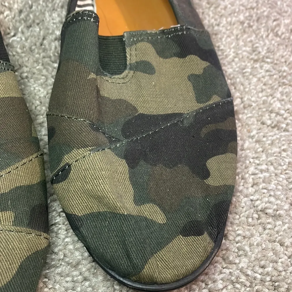 Forever green canvas camo flats size 10 - Image 3