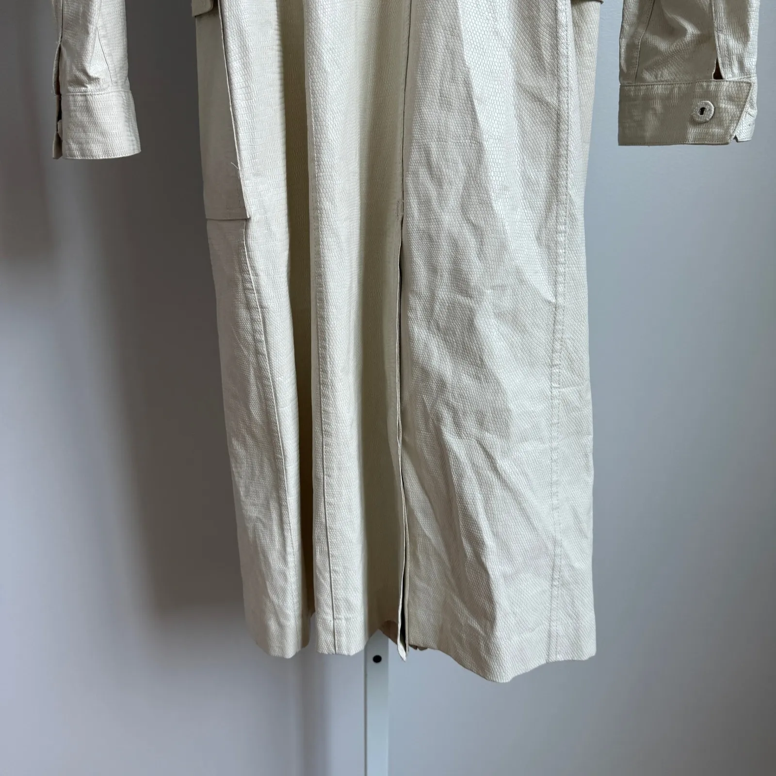 Bill‎ Blass New York Unique VTG 90s Y2K Trench Coat Size 6 Luxury Faux Leather - Image 13