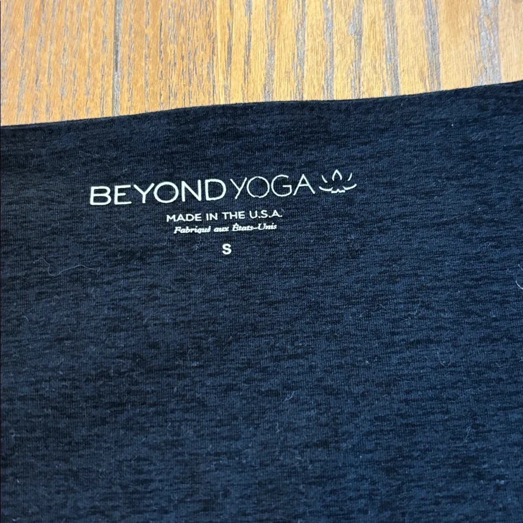 Beyond Yoga Cropped Athletic Top - Image 2