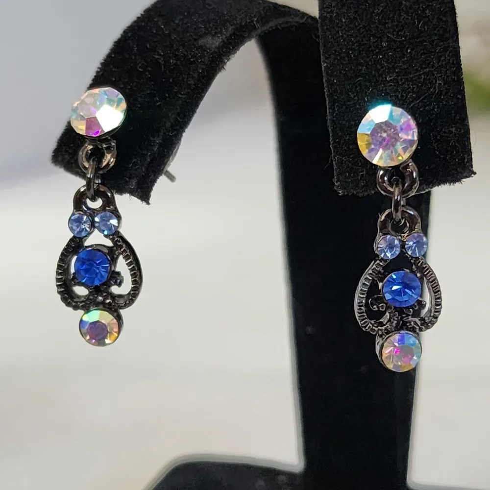 Silver Gunmetal Royal Blue Pendant Necklace and Earrings Set - Image 5