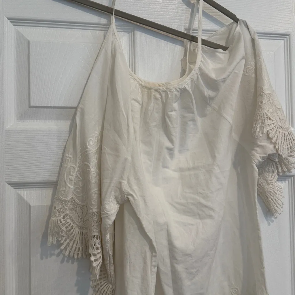 PilyQ Barcelona Serena Lily White Lace Off The Shoulder Swimsuit Cover Up Medium - Image 5