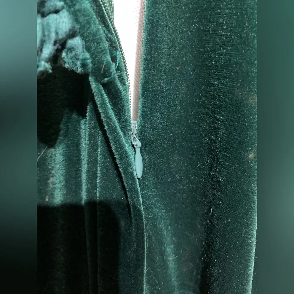 Green Velour Dressing Gown - Image 3
