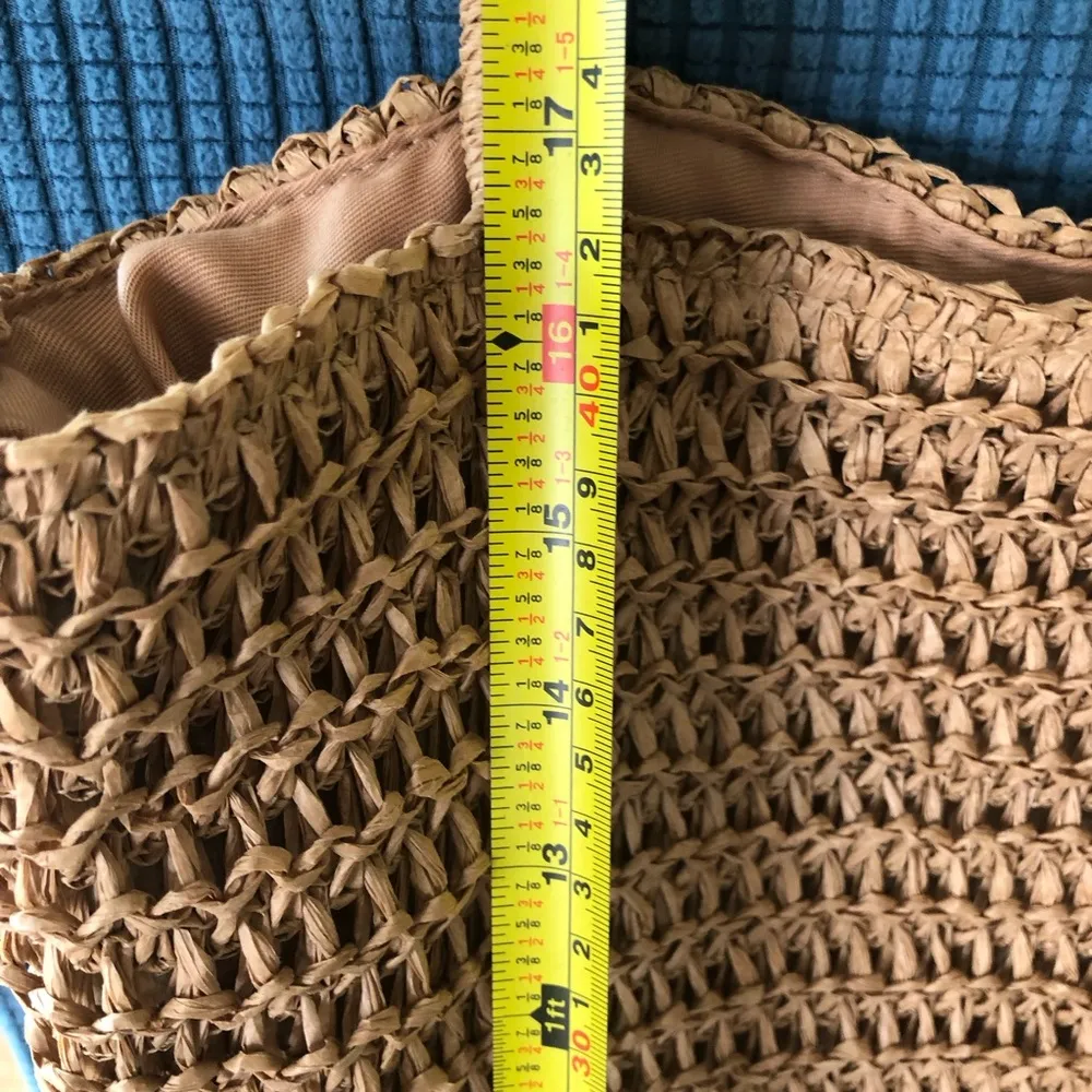 Summer Straw Large Purse Lined with pompoms - Image 8