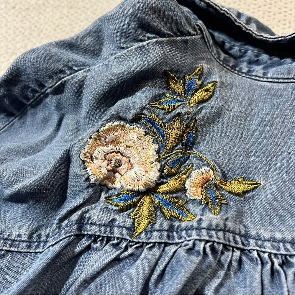 Zara Denim Floral Embroidery Button Down Relaxed Fit Blouse Size XSMALL EUC - Image 6