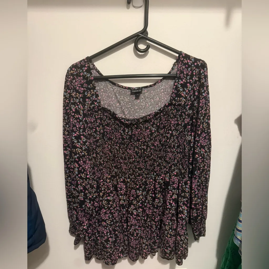 Torrid size 3 smocked floral top - Image 2