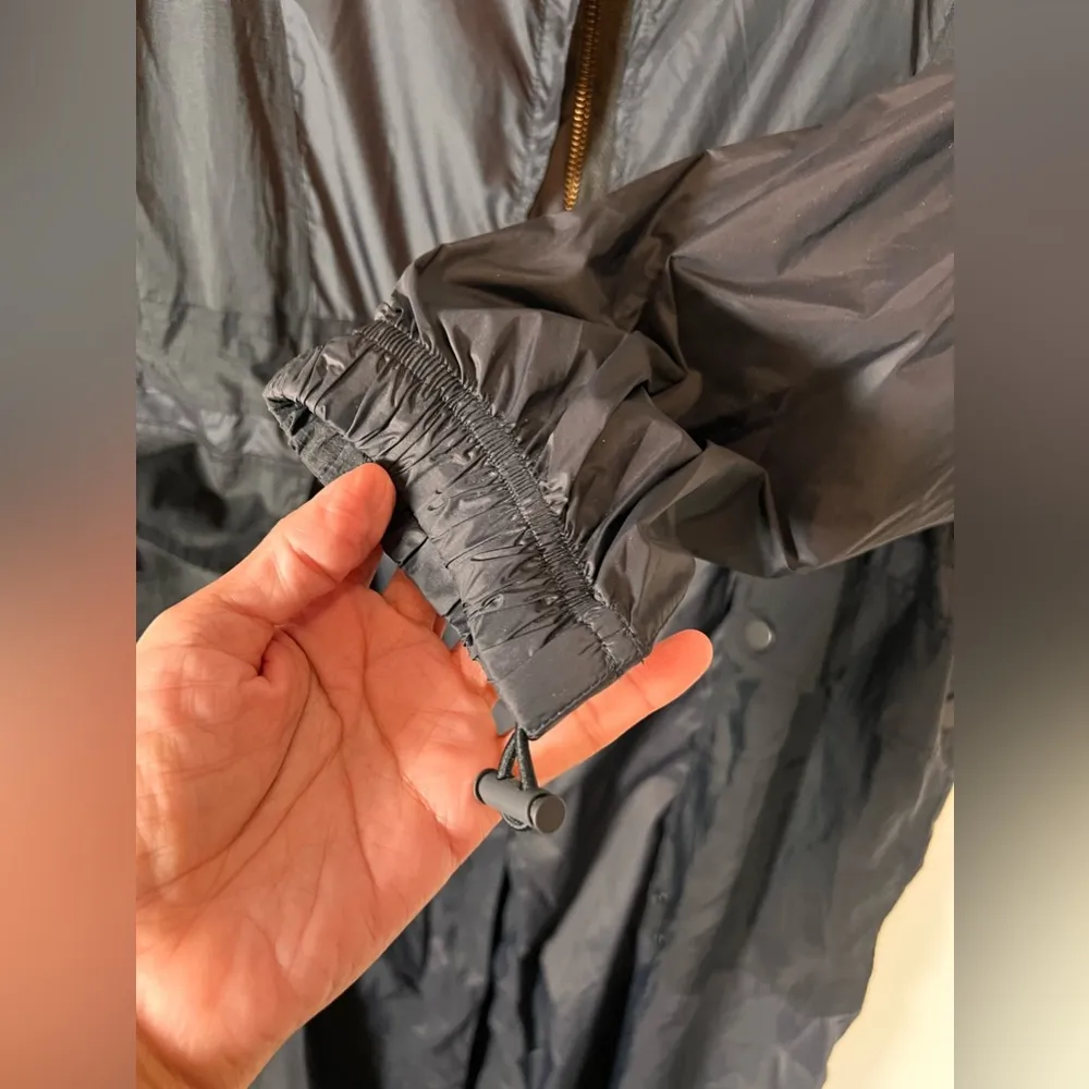 Vince UNISEX Hooded Windbreaker Trench Coat With Storage Pouch Size L - Image 6