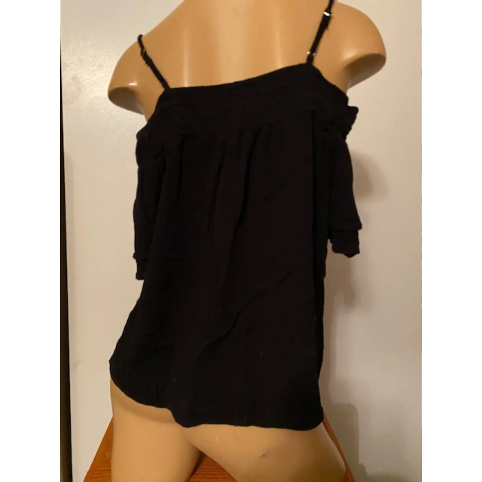 Lily White off shoulder blouse Lg - Image 3