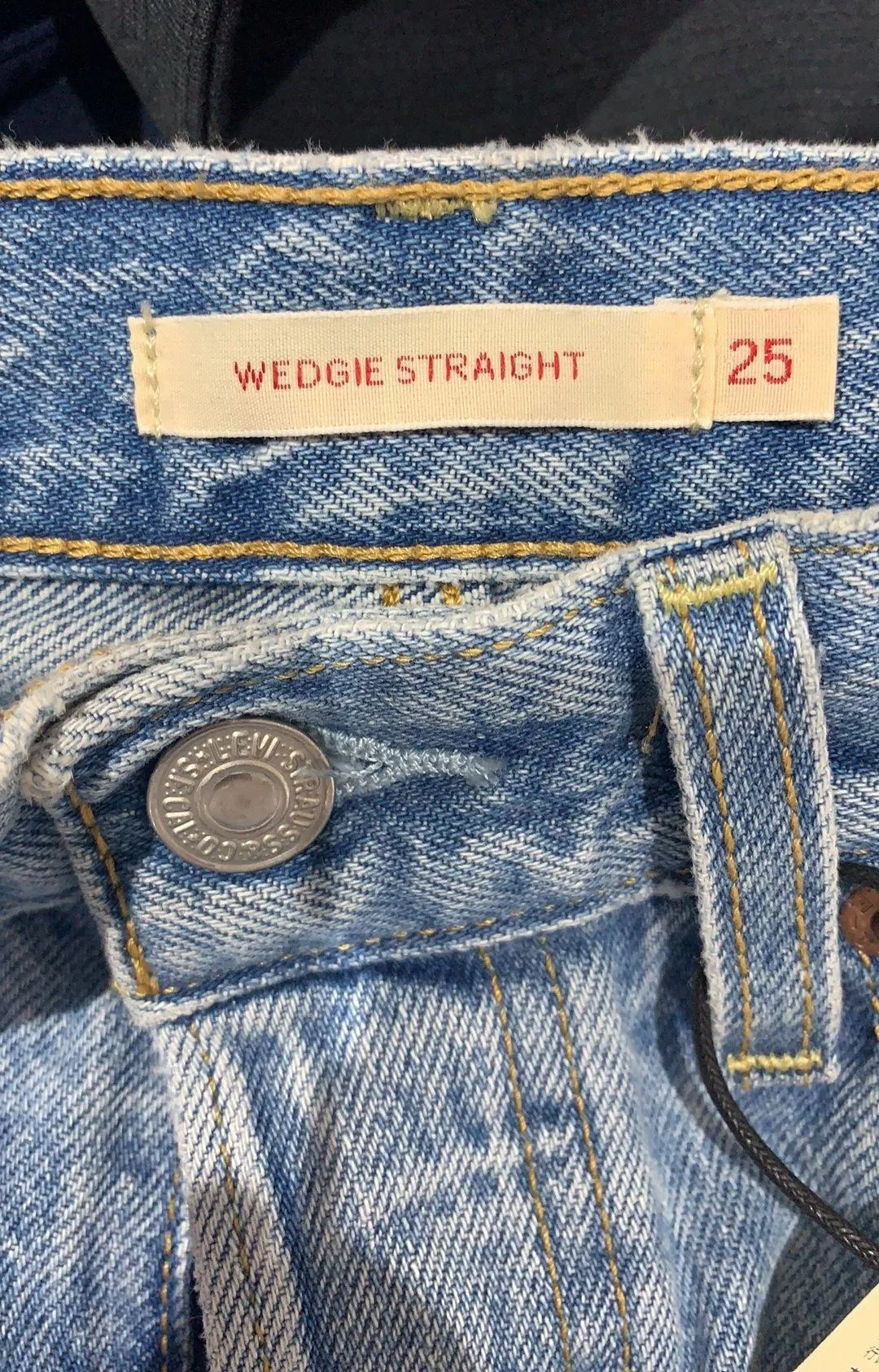 Levi’s NWT  Wedgie Straight Jeans - Image 4