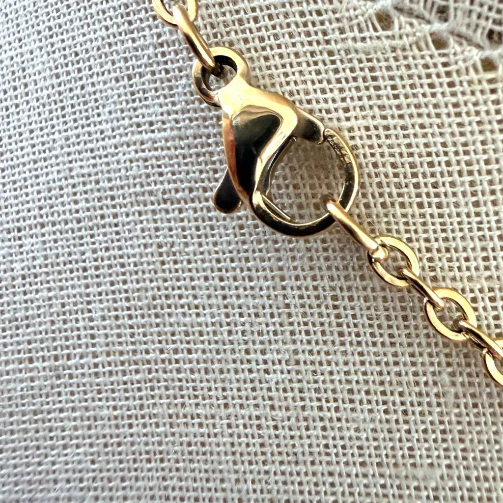 Faux Baroque Pearl Pendant Necklace - Image 4