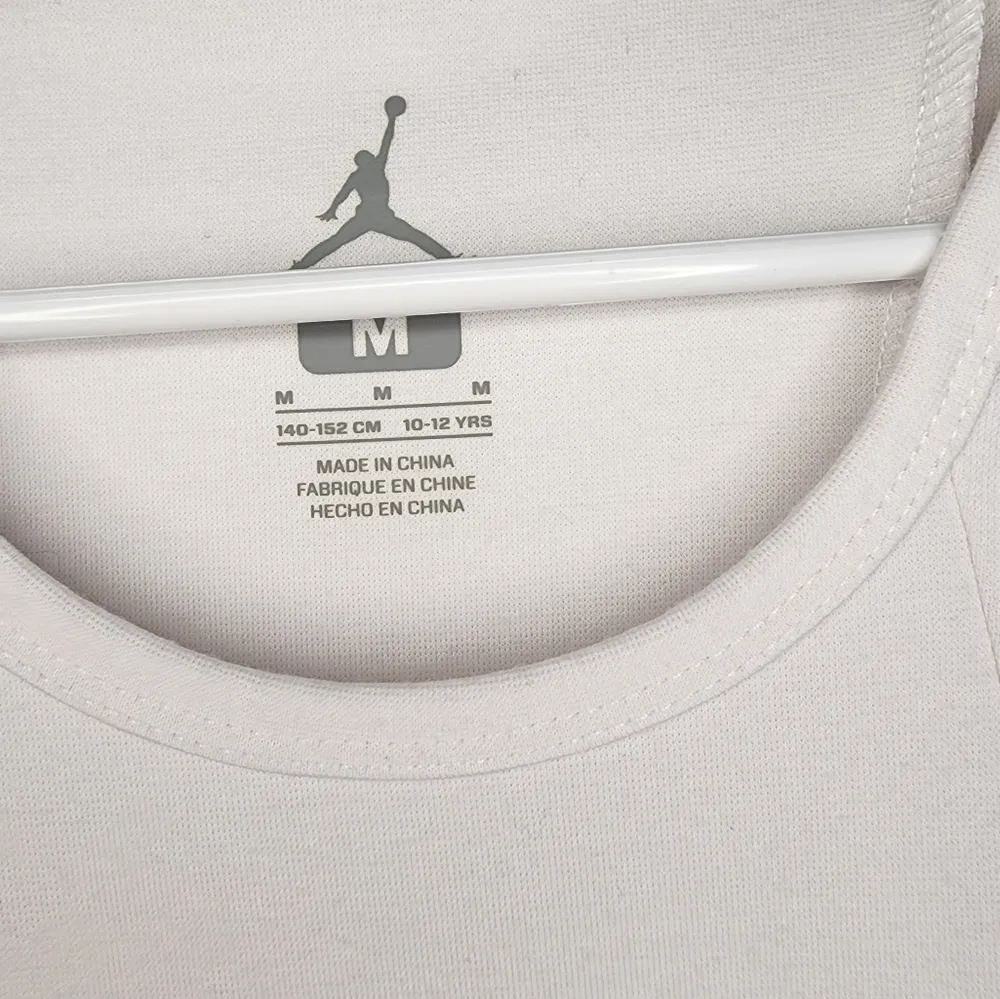 Jordan white athletic top size medium - Image 3