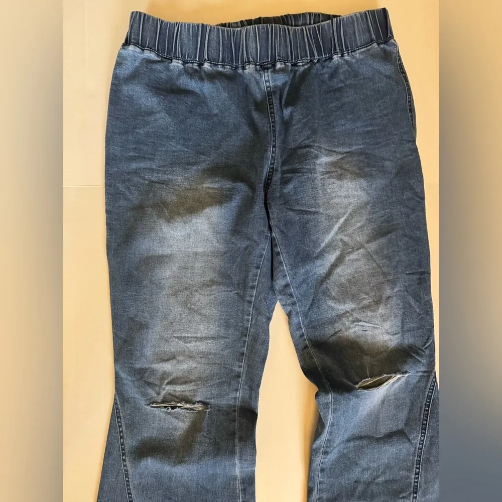 Women’s unbranded flare jeans, stretch fabric, raw hem, size XL, medium wash Blue - Image 2