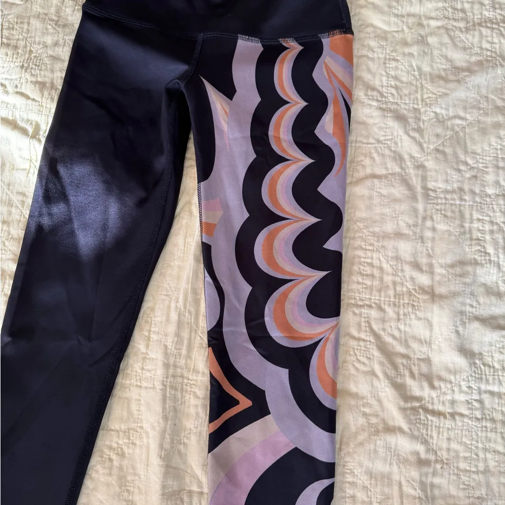 Noli Black Tan Pink Brown Geometric Pattern Leggings EUC Size XS Made in USA - Image 3