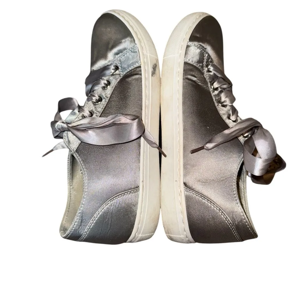 TOP Moda Silver Sneakers Comfortable Stylish Footwear size 7.5 - Image 4