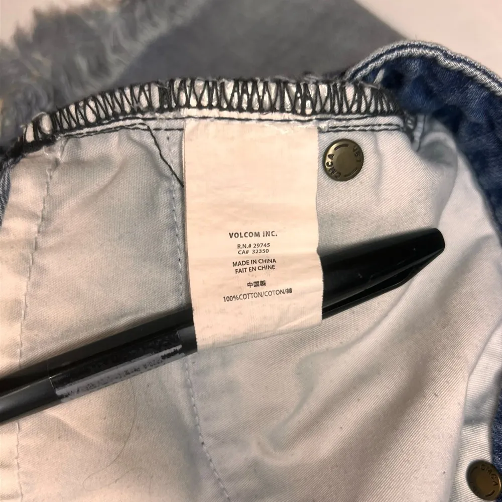 Volcom Stone Short Med Wash Jeans Shorts Women's Size 8‎ - Image 6