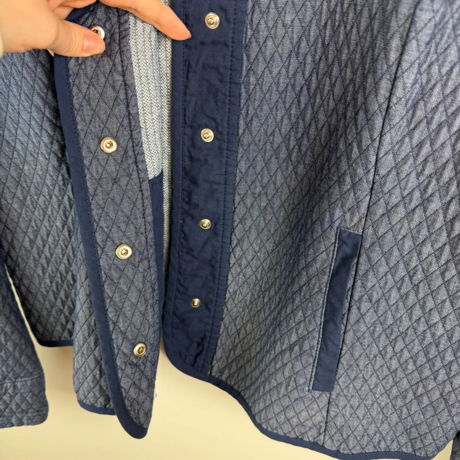 Isaac Mizrahi Live Quilted Snap Front Jacket Medium Blue Comfy Fall Layering - Image 3