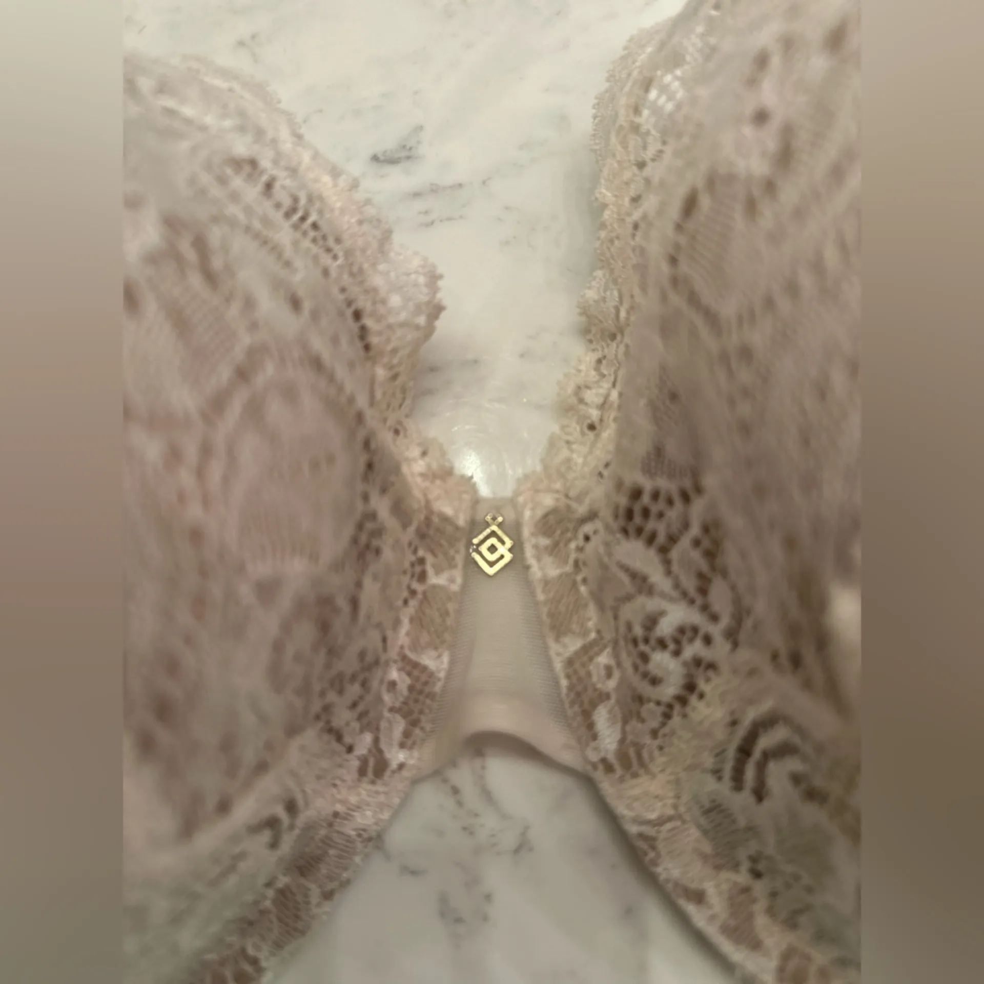 ThirdLove Lace Contour Plunge Bra Womens Sz 38I Ivory Adjustable NO PADS! - Image 2