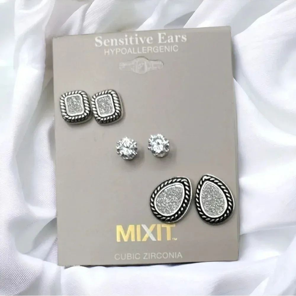 NWT 4 Pack of Mixit Sensitive Ears Hypoallergenic Cubic Zirconia - Image 2