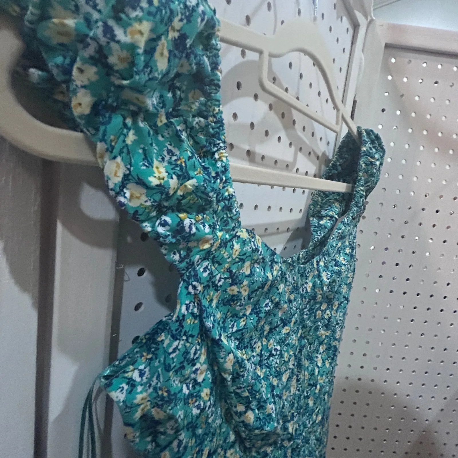 Old Navy Smocked Floral Mini Dress Off Shoulder Ruffle Blue White Womens Small - Image 5