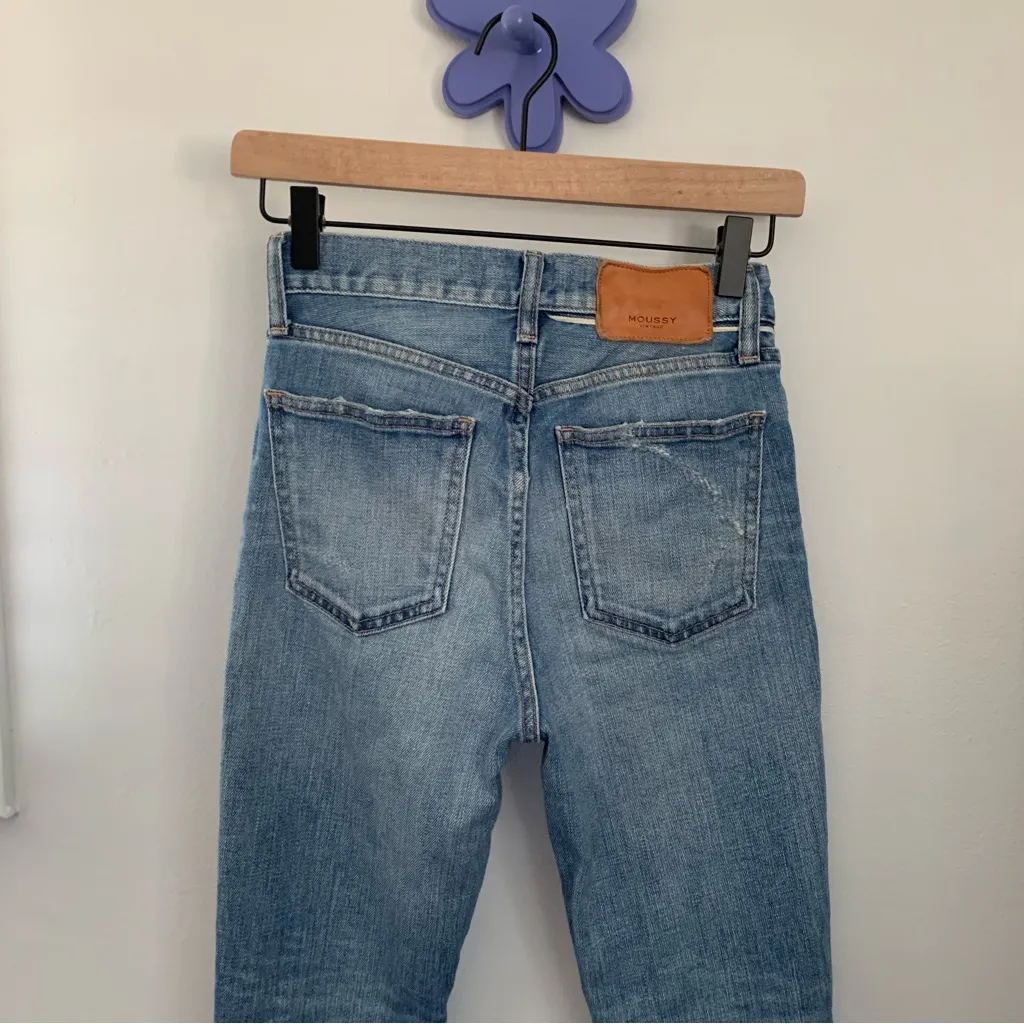 Moussy 24 Skinny Jeans Cut Off Distressed Light Wash Denim Biker Streetwear Blue - Image 4