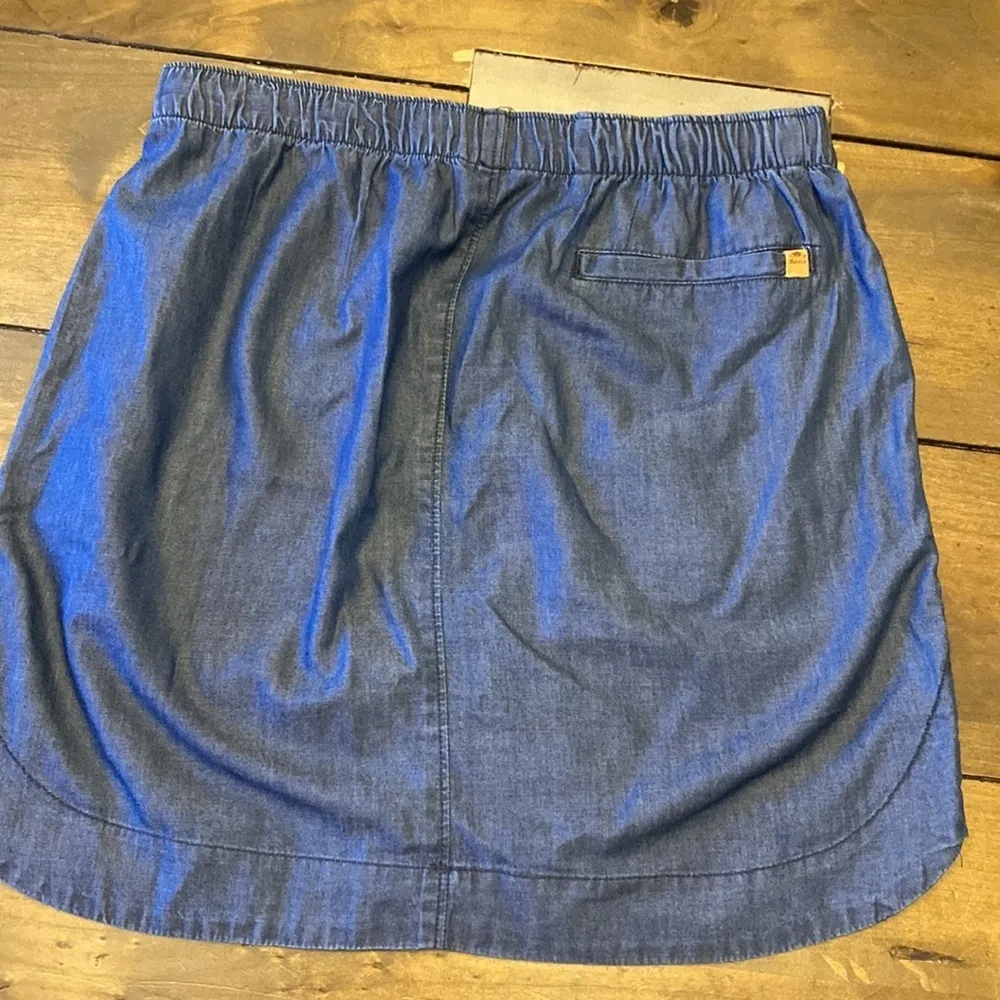 Roots Canada chambray mini skirt elastic‎ waist size S - Image 3