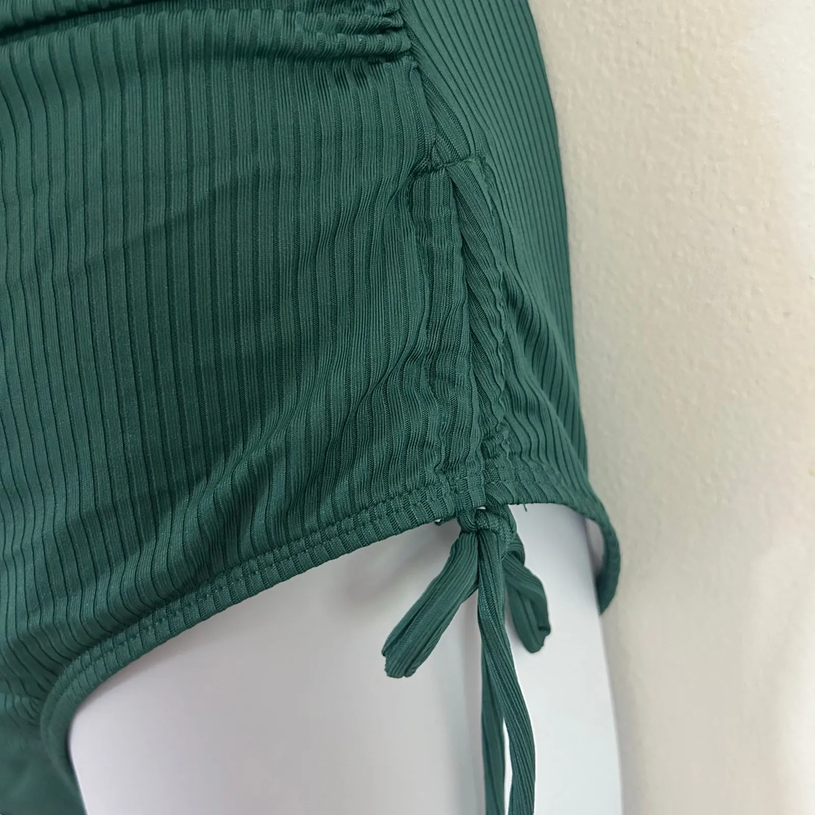 Aleumdr Ribbed One - Image 6