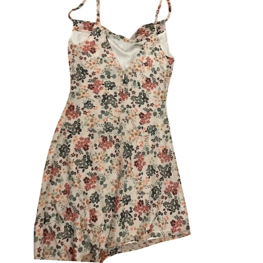 NWOT Y2K style slouch front asymmetrical REVOLVE NBD floral mini dress small‎ - Image 2